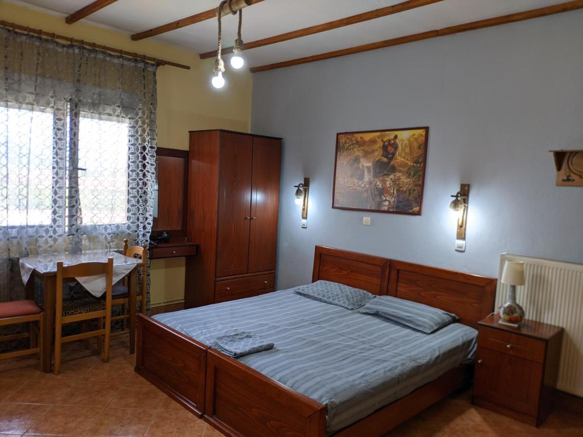 Alexandros Guesthouse Órma Екстериор снимка