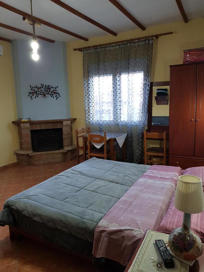 Alexandros Guesthouse Órma Екстериор снимка