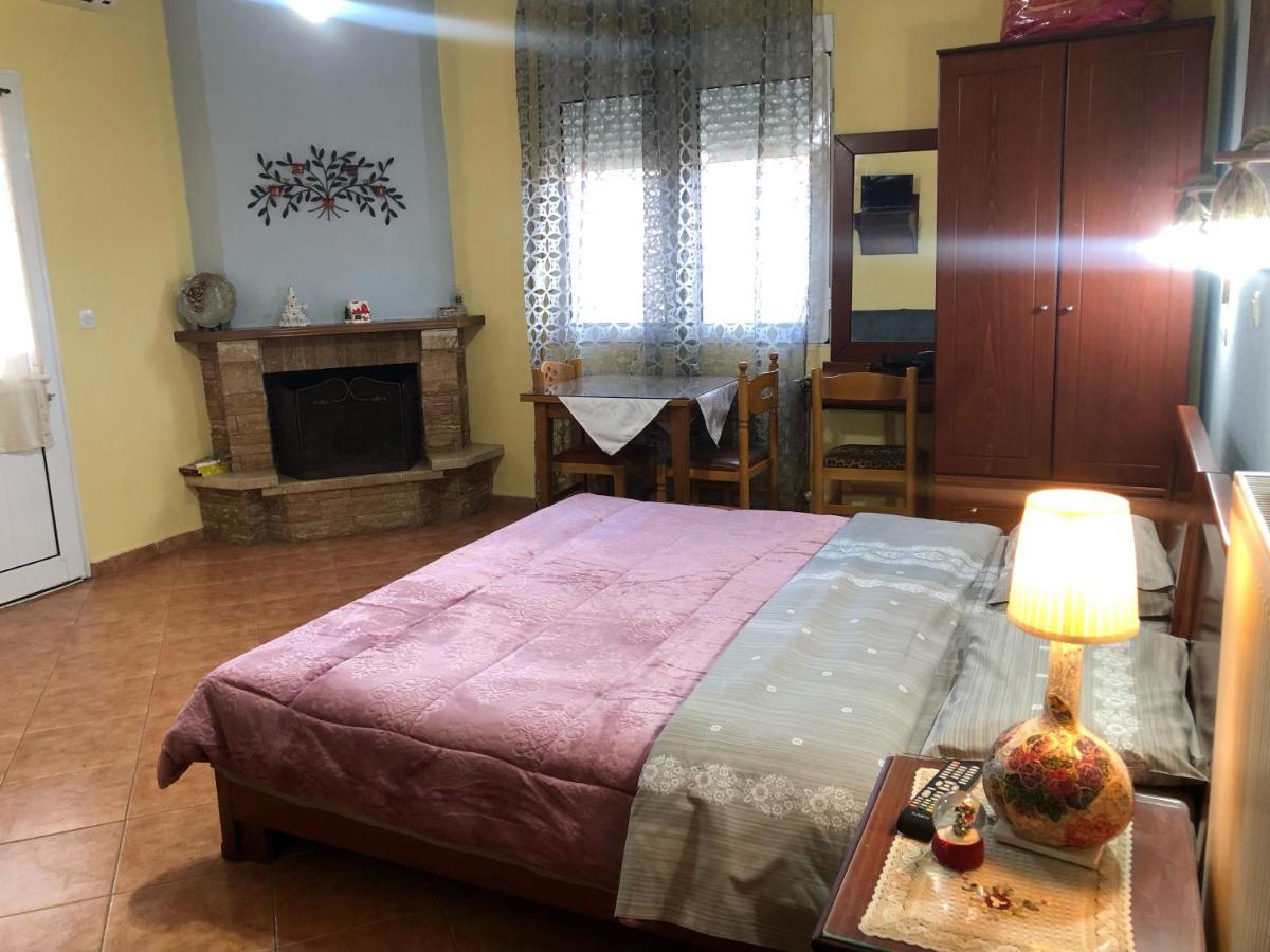 Alexandros Guesthouse Órma Екстериор снимка