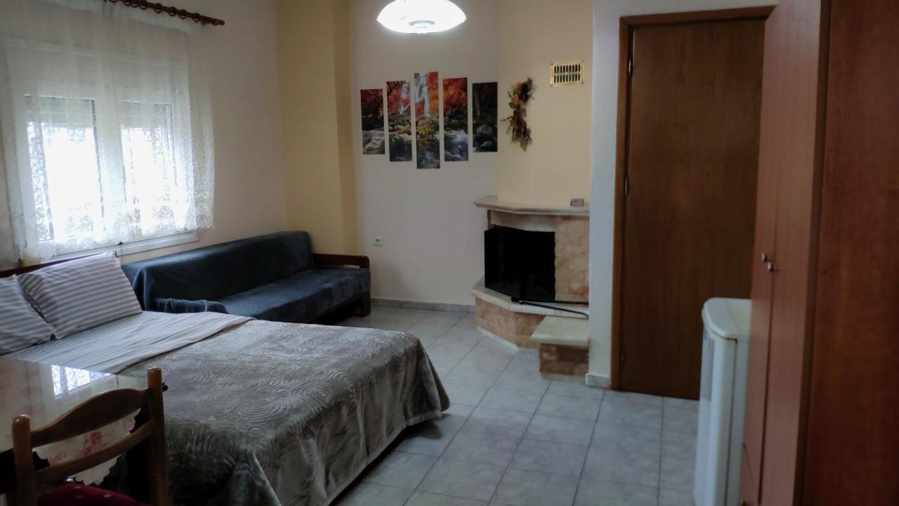 Alexandros Guesthouse Órma Екстериор снимка