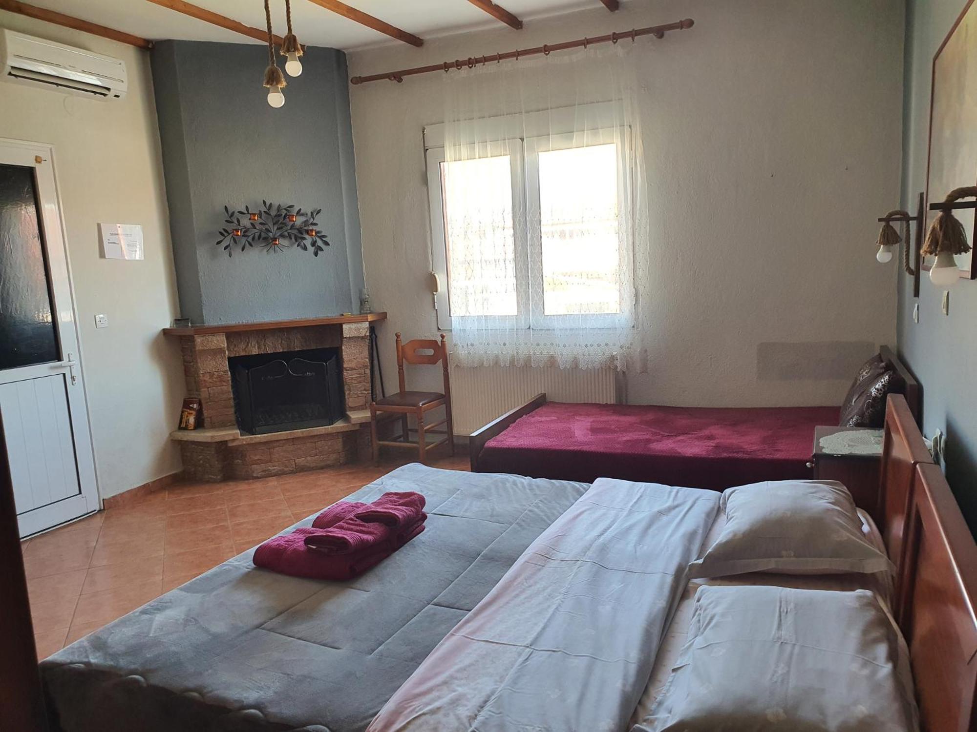 Alexandros Guesthouse Órma Екстериор снимка